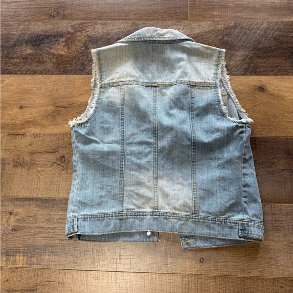 Women's Highway Jeans brand Light Wash Denim Vest size medium - Picture 3 of 3